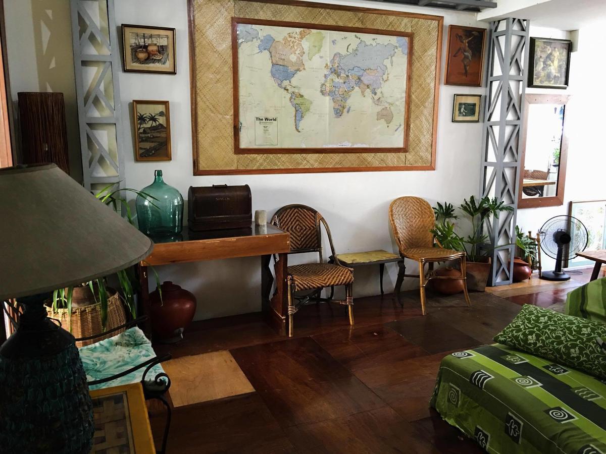 Humble Hut Hostel Manille Extérieur photo