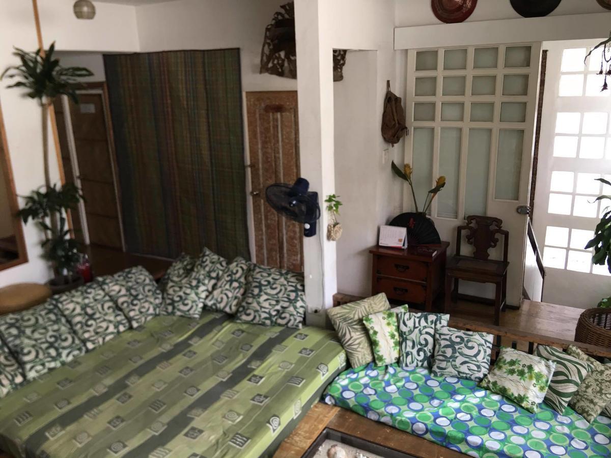 Humble Hut Hostel Manille Extérieur photo
